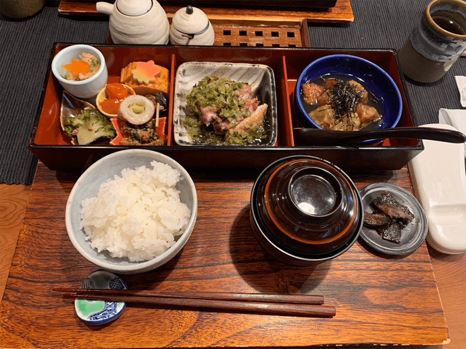 小料理　石井さんの日替定食