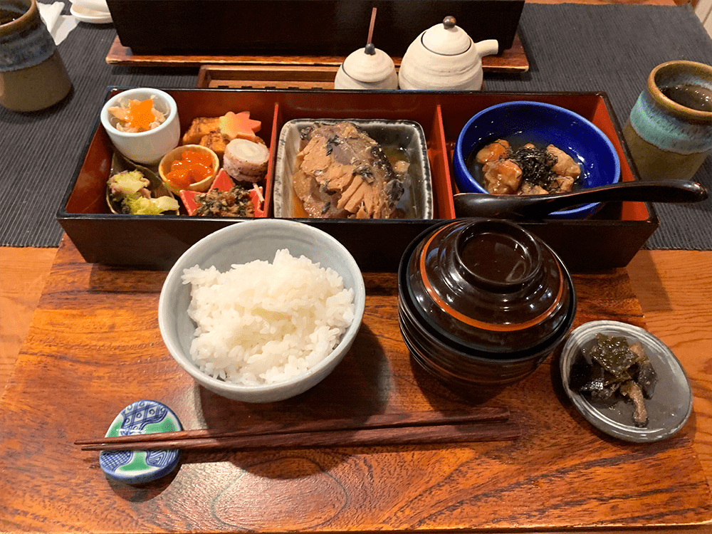 小料理　石井さんの煮魚定食